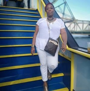 Meet your Posher, Sandra